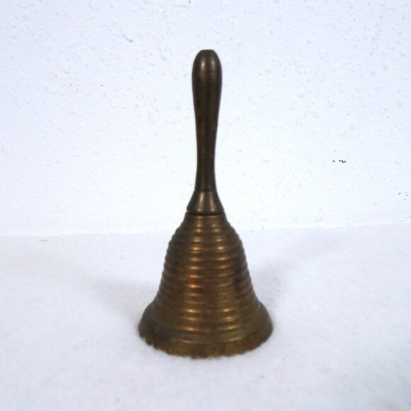 Vintage Solid Brass Hand Bell 4 Inches Great Patina Nice Ring Dinner Front Desk - Picture 1 of 7